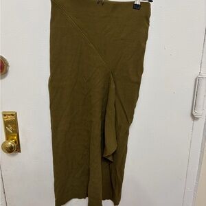 🔥moving sale! Zara olive green midi skirt